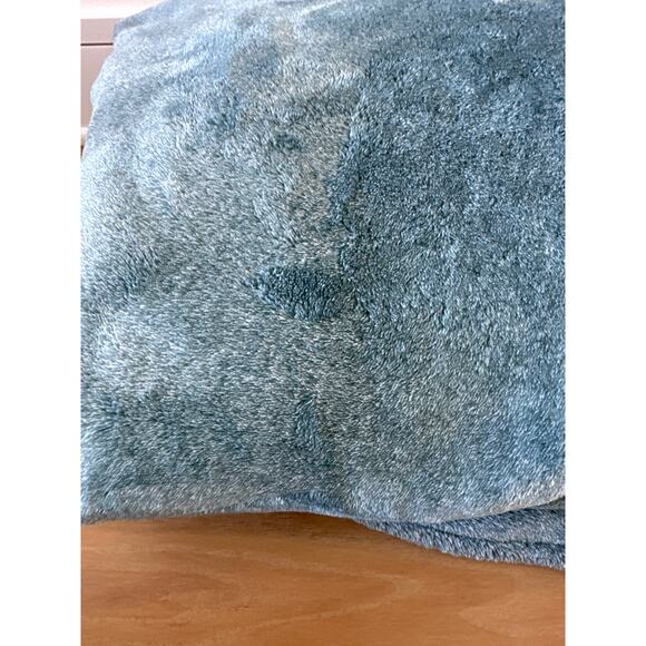 Berkshire Life EcoSoft Plush Polyester Blanket Queen Blue - Picture 4 of 4